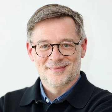 Prof Iordanis Kerenidis portrait